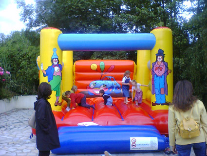 Structure gonflable : chateau clown